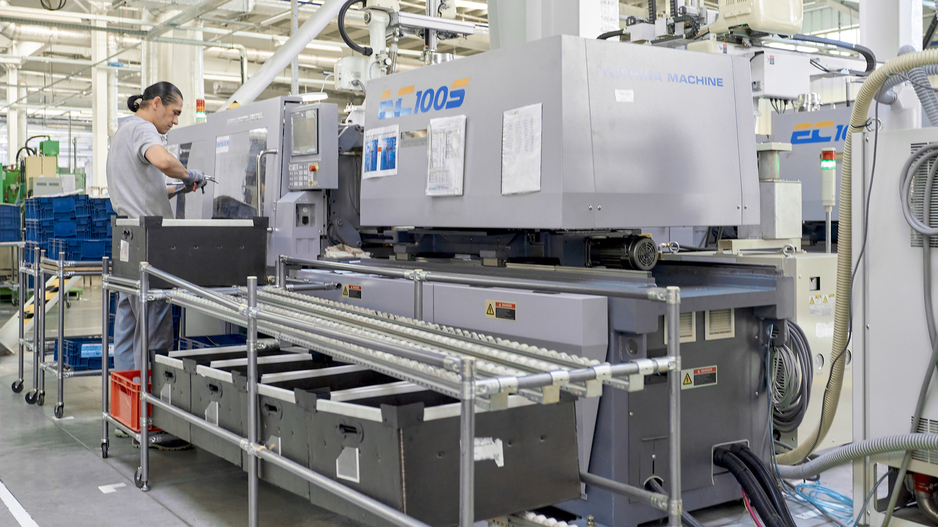 Литьё пластмасс на термопластавтоматах (ТПА) фото Литьё пластмасс на термопластавтоматах (ТПА)